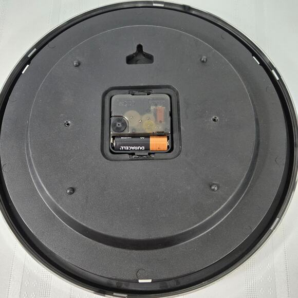 Dale Earnhardt Jr #88 Nationwide Nascar 12" Round Battery Quartz Clock 2017 - Picture 5 of 5